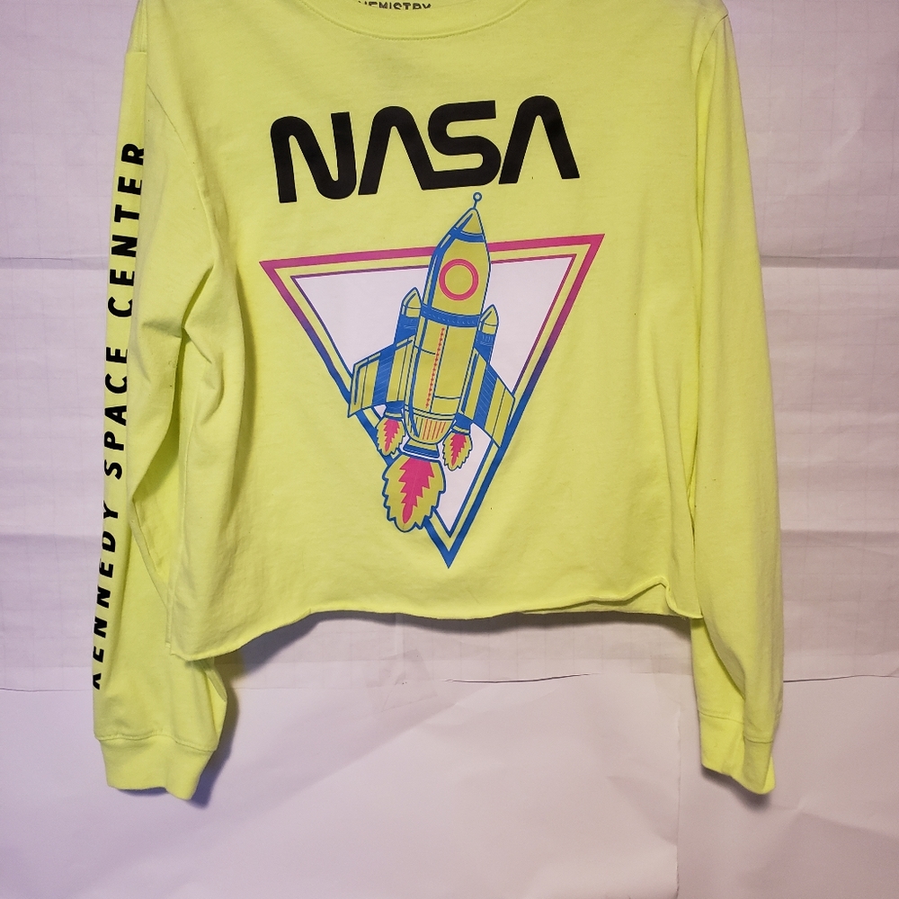 T Shirt & Sweater